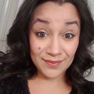 Meet your Posher, Desirae